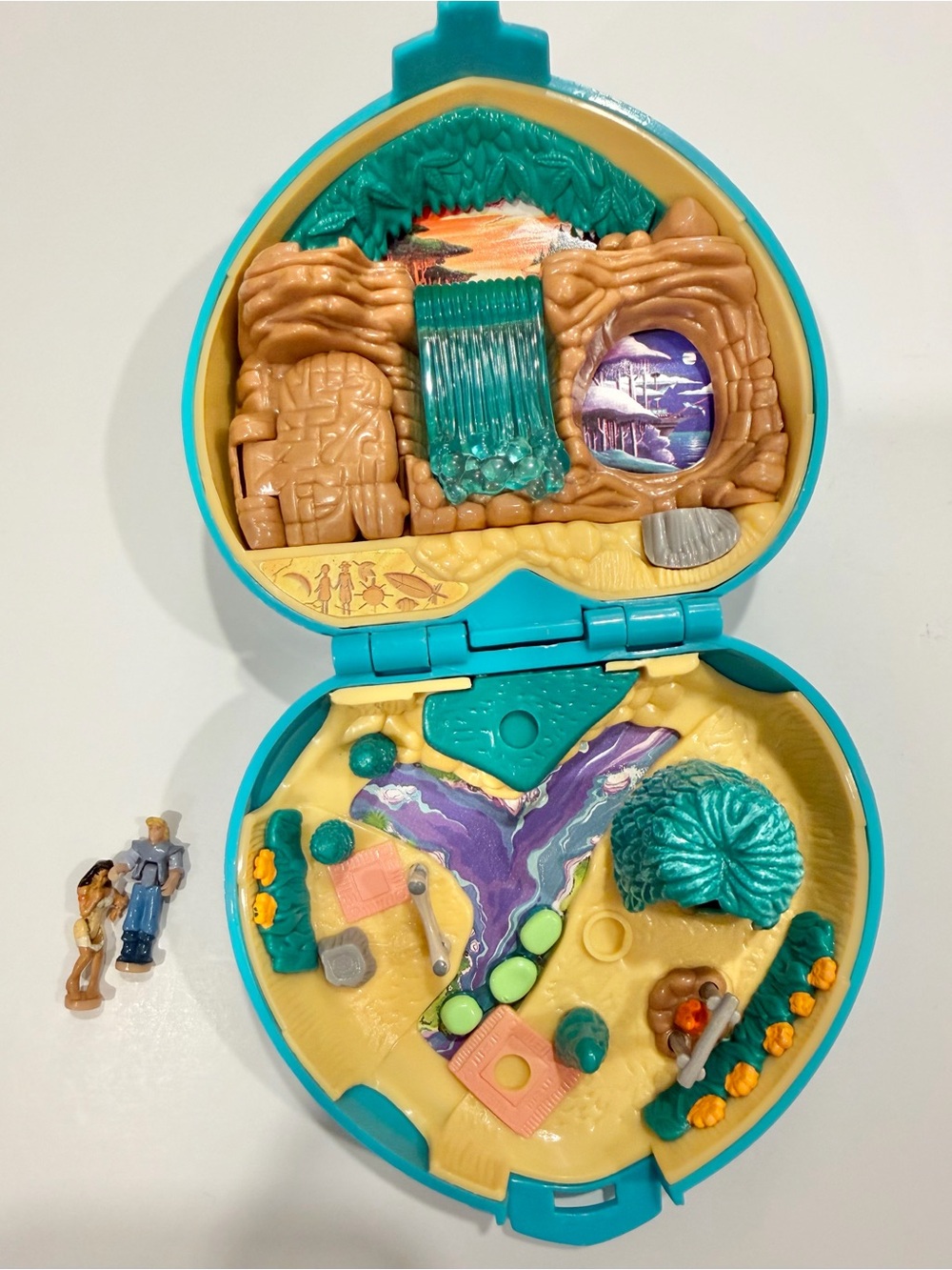 1995 Polly Pocket Disney Pocahontas Compact Complete w/ Pocahontas + John Smith